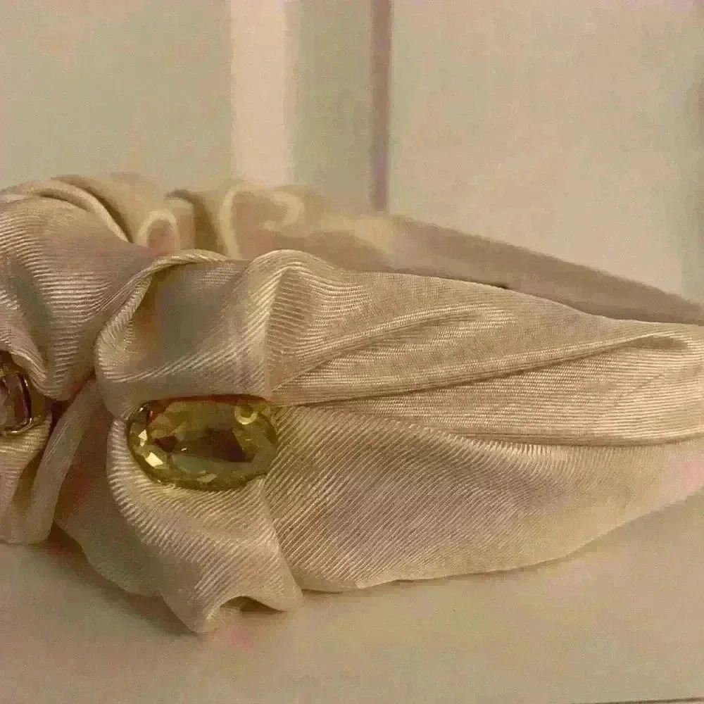 🐳 Light Pink Faux Jewel Studded Headband - Picture 6 of 8
